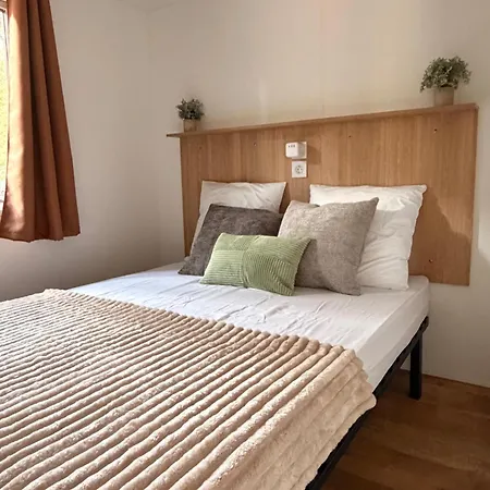 Camping Les Chenes Du Golfe Premium 7 Personnes *